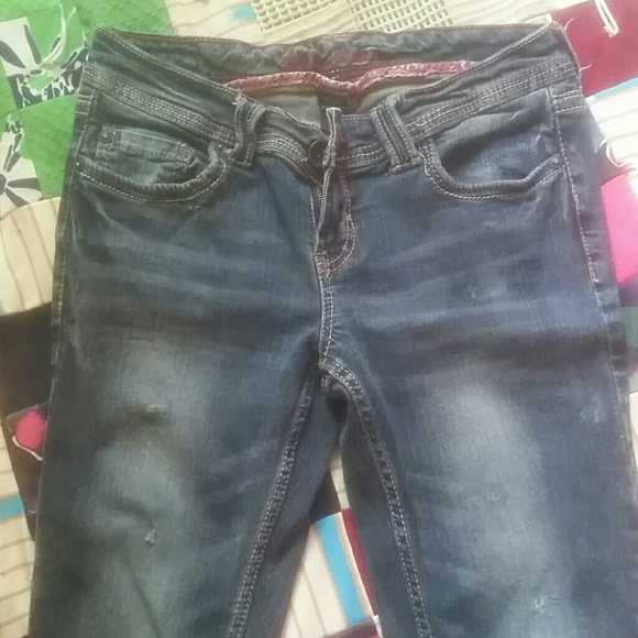 Ariya Jeans - Picture 4 of 5